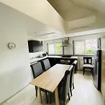 Louis Quartier Des Lilas