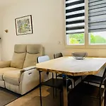 Louis Quartier Des Lilas *