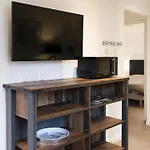 Louis Quartier Des Lilas