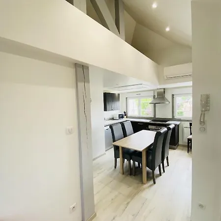 Louis Quartier Des Lilas *