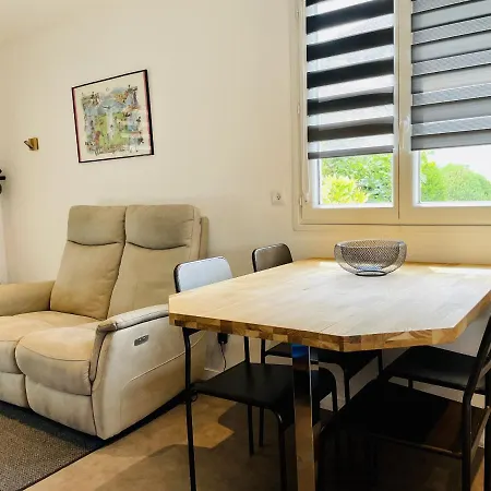 Louis Quartier Des Lilas *