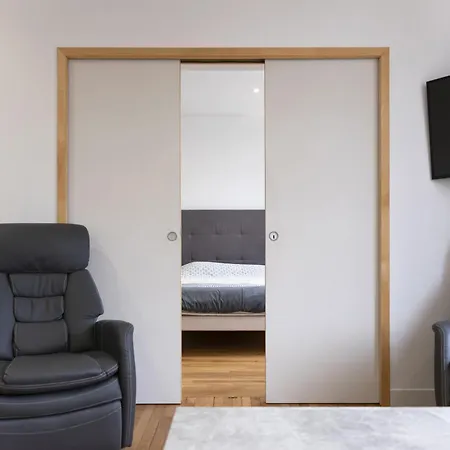 Louis Quartier Des Lilas