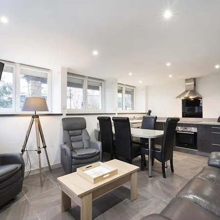 Louis Quartier Des Lilas Apartment