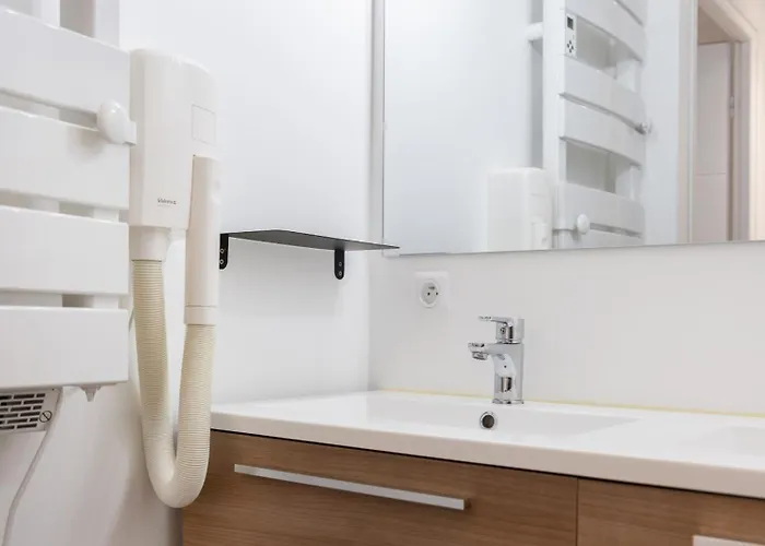 Louis Quartier Des Lilas