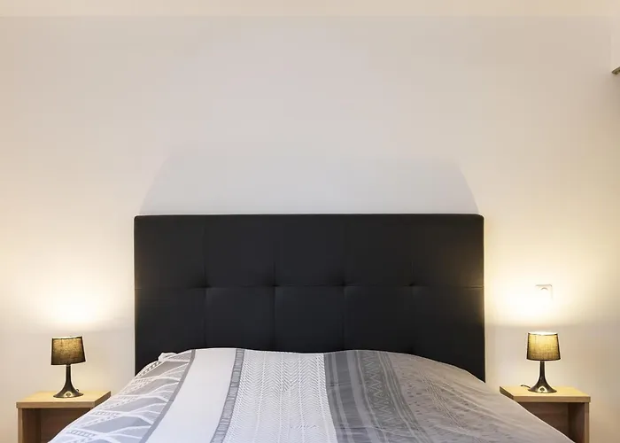 Louis Quartier Des Lilas Vittel