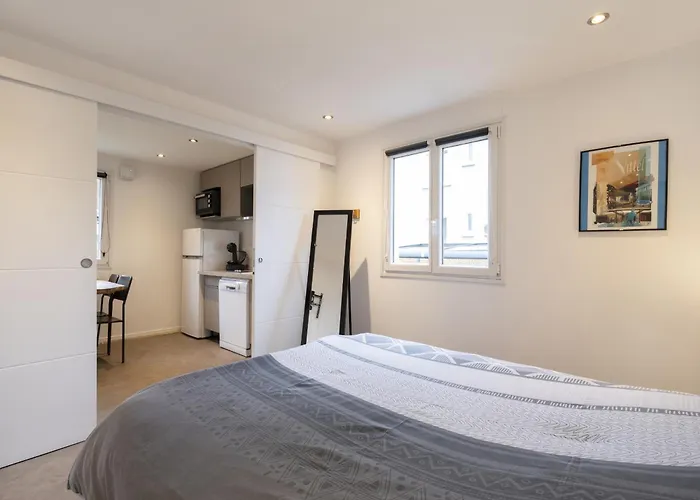 Louis Quartier Des Lilas *