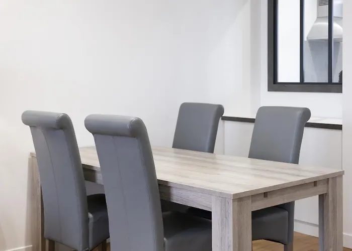 Louis Quartier Des Lilas *