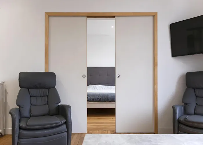 Louis Quartier Des Lilas