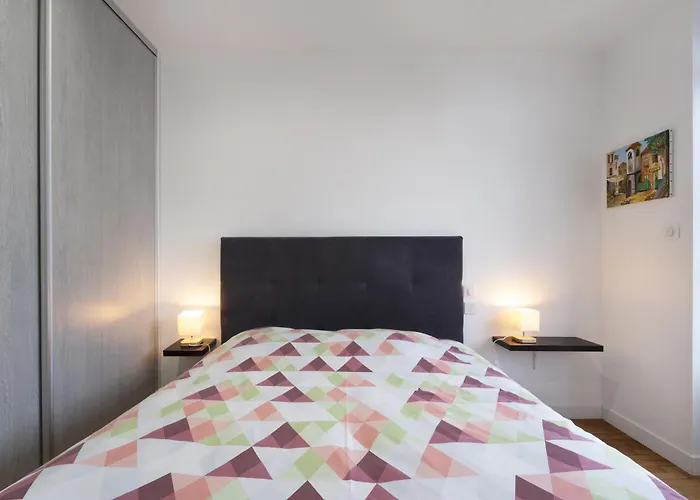 Louis Quartier Des Lilas